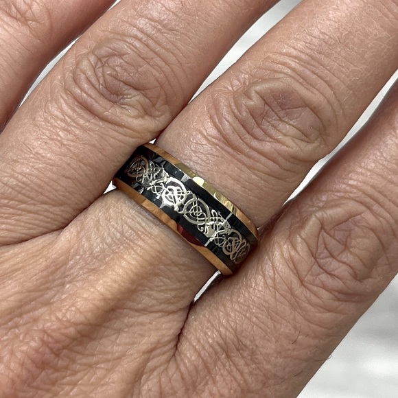 8mm Tungsten Ring black and yellow gold plated Celtic cut out design beveled - Picture 2 of 11